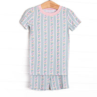 This set is made of the extremely soft, stretchy bamboo viscose fabric that feels like butter and features a green floral print.