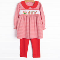  This set&nbsp;features a top with a red striped print, a red peter pan collar, and a smocking of Santa's Sleigh. Coordinating red leggings to match. 