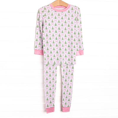 This set is made of the extremely soft, stretchy bamboo viscose fabric that feels like butter and features a Christmas tree print.