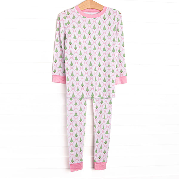 This set is made of the extremely soft, stretchy bamboo viscose fabric that feels like butter and features a Christmas tree print.