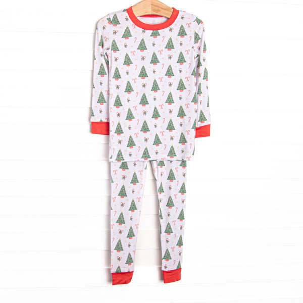 This set is made of the extremely soft, stretchy bamboo viscose fabric that feels like butter and features a Christmas tree print.