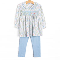 This set features a blue floral print top with a Peter Pan collar and a dainty smocking. Coordinating blue leggings to match.