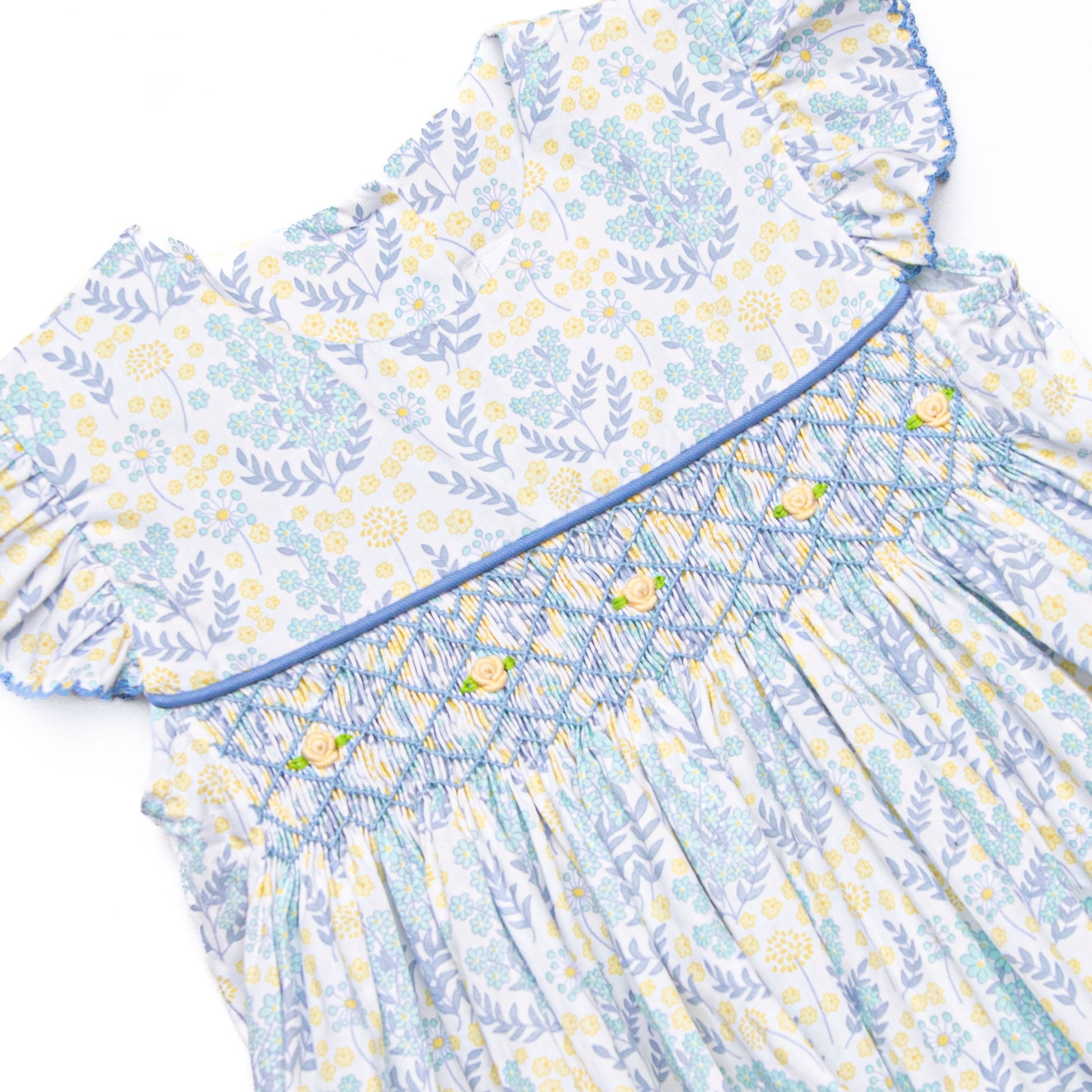 Girl's Splashing Sundrops Smocked Dress in Yellow size 3T