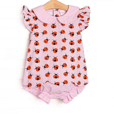 This set features a lady bug print, flutter sleeves, and pink gingham&nbsp; peter pan collar. Coordinating pink gingham diaper cover to match.