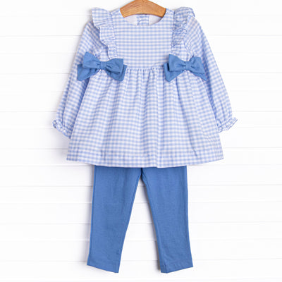 This set features a blue gingham top with blue bows and blue leggings to match.