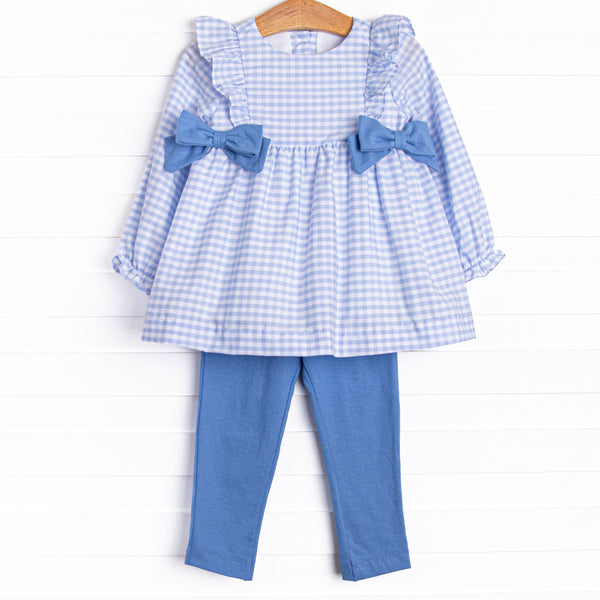 This set features a blue gingham top with blue bows and blue leggings to match.