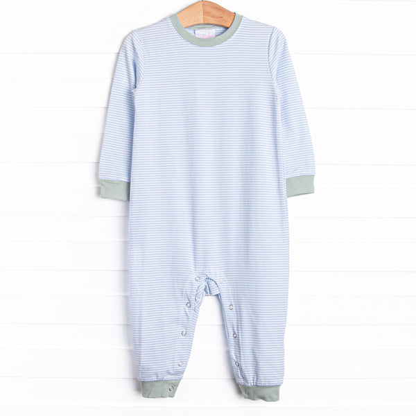The Romper features long sleeves, snaps in the stride to make changing a breeze, and soft knit material.