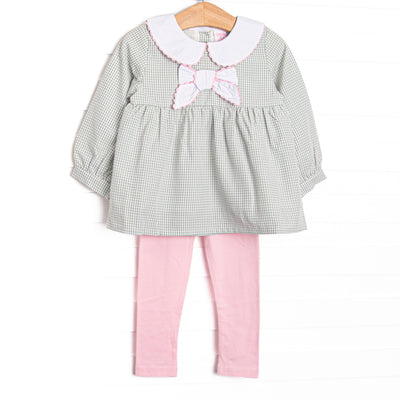 This set features a sage gingham print, a bow collar with pink ric rac trim, and long sleeves. Coordinating pink leggings to match. 