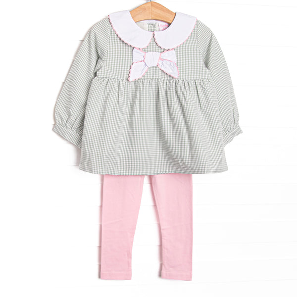  This set features a sage gingham print, a bow collar with pink ric rac trim, and long sleeves. Coordinating pink leggings to match. 