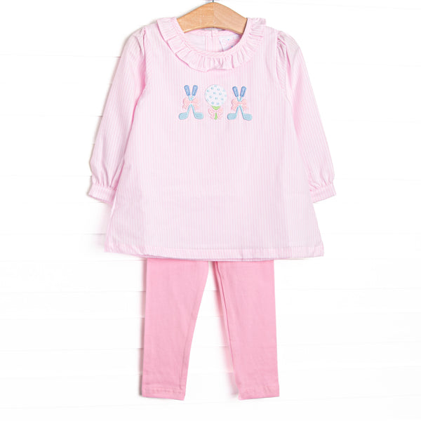 This set features pink striped fabric, a ruffle collar, and golf applique. Coordinating pink leggings to match.