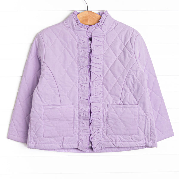 Quilted details, a full-length zipper for easy use and front pockets to keep little hands warm.