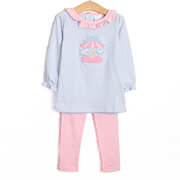 This set features blue striped fabric, a pink ruffle collar, and a carousel applique. Coordinating pink leggings to match.
