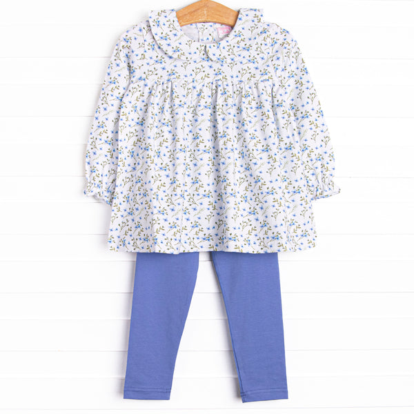 This&nbsp;set&nbsp;features a long sleeve top in a darling blue floral print, a peter pan collar and blue knit leggings to match.