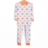  This set is made of the extremely soft, stretchy bamboo viscose fabric that feels like butter and features a pumpkin and turkey print. 