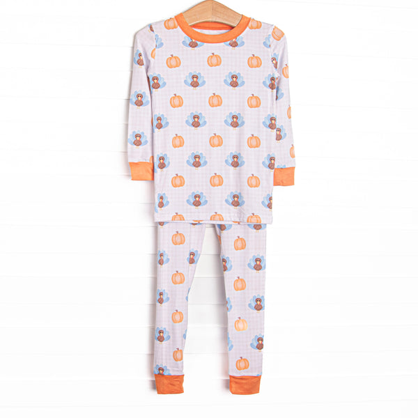  This set is made of the extremely soft, stretchy bamboo viscose fabric that feels like butter and features a pumpkin and turkey print. 