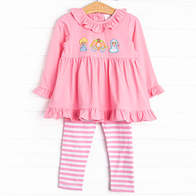  This legging set features long ruffle sleeves, coordinating pink stripe leggings, and an adorable princess applique. 