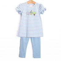  This set features blue striped fabric, amusement park applique, and puff sleeves. Coordinating blue leggings to match. 