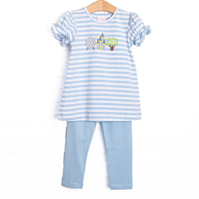  This set features blue striped fabric, amusement park applique, and puff sleeves. Coordinating blue leggings to match. 
