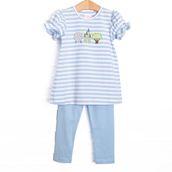  This set features blue striped fabric, amusement park applique, and puff sleeves. Coordinating blue leggings to match. 