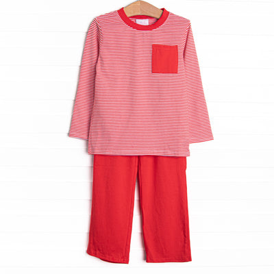  The set&nbsp;features soft knit material, a front pocket, and coordinating pants. 