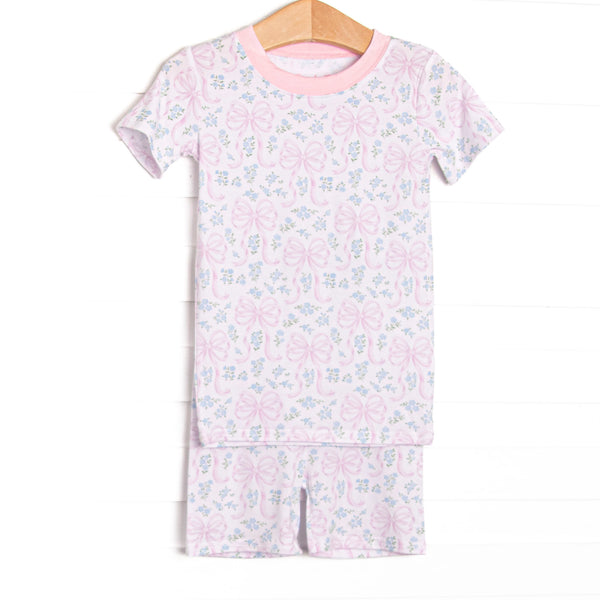 This set is made of the extremely soft, stretchy bamboo viscose fabric that feels like butter and features a floral and bow print.