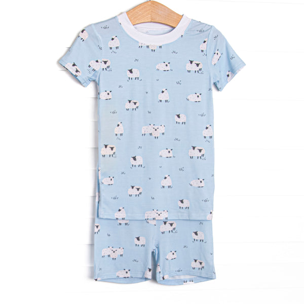 This set features&nbsp;extremely soft, stretchy bamboo viscose fabric that feels like butter and a sheep print.