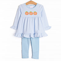  This set features a blue striped top with ruffle trim and a trio of pumpkins appliques. Coordinating blue striped leggings to match. 
