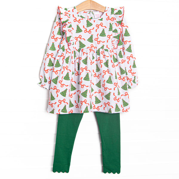 This set features a Christmas tree and ribbon print top with flutter shoulders and red picot trim. Coordinating green leggings to match.