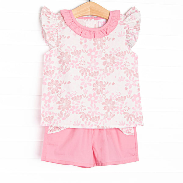  This set features a pink floral print top ruffle collar, and flutter sleeves. Coordinating pink shorts with ruffle trim to match. 
