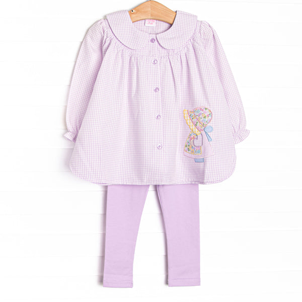 This set features purple gingham fabric, a Peter Pan collar, a little girl applique, and front buttons. Coordinating purple leggings to match.