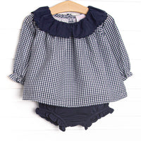  This set features a navy blue gingham top and a navy blue scalloped collar. Coordinating navy blue diaper cover to match. 