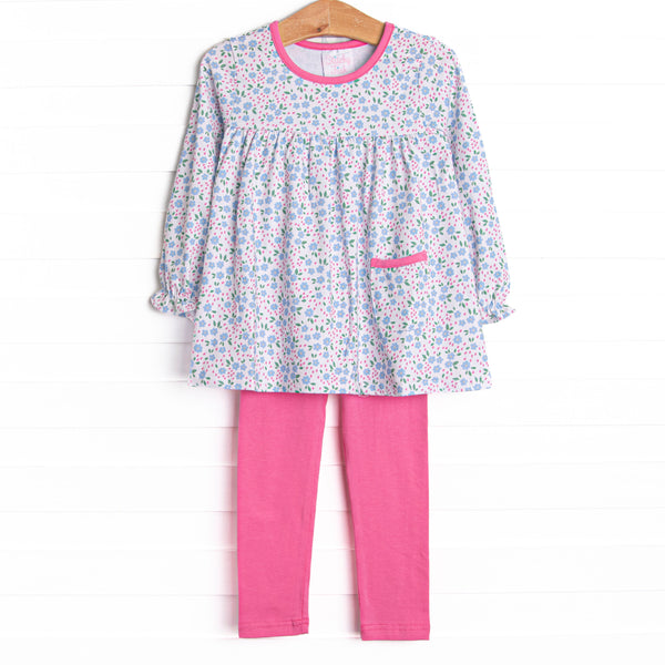  This set features a pink floral top with hot pink neck trim and a front pocket. Coordinating hot pink leggings to match. 