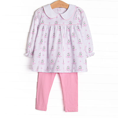  This set features a top with pink bouquet pattern, a peter pan collar, and coordinating pink leggings to match. 