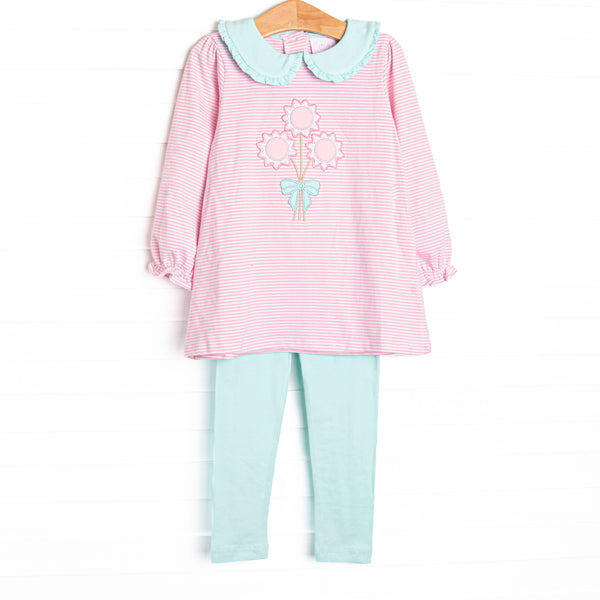  This set features pink striped fabric, floral applique, and a mint ruffle trimmed Peter Pan collar. Coordinating mint leggings to match. 
