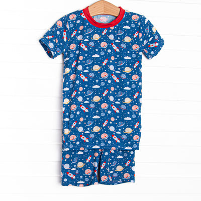 This set&nbsp;is made of the extremely soft, stretchy bamboo viscose fabric that feels like butter and features an outer space print.