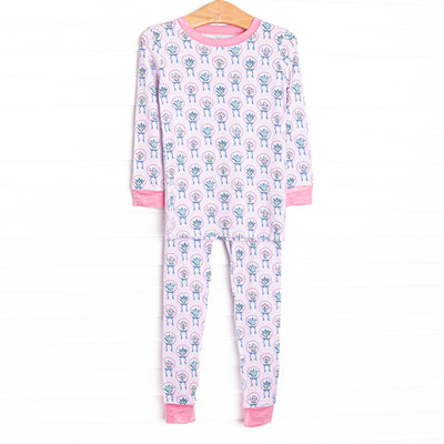 This set is made of the extremely soft, stretchy bamboo viscose fabric that feels like butter and features a floral print.