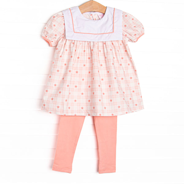  This set features pink check fabric, pink flowers, a white bib collar, and short puff sleeves. Coordinating pink leggings to match. 