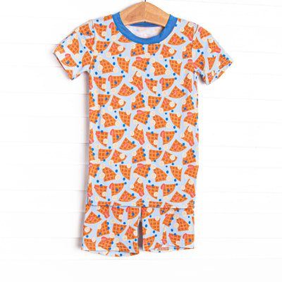 This set is made of the extremely soft, stretchy bamboo viscose fabric that feels like butter and features a waffles and fruits print