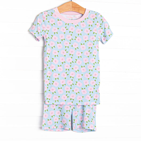 This set is made of the extremely soft, stretchy bamboo viscose fabric that feels like butter and features a blue and pink floral print. 