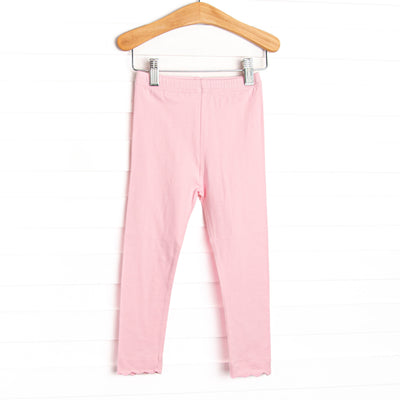  Featured here in pink knit and scalloped edges for your little one's wardrobe. 