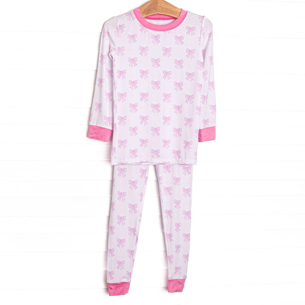 This set is made of the extremely soft, stretchy bamboo viscose fabric that feels like butter and features a bow print. 
