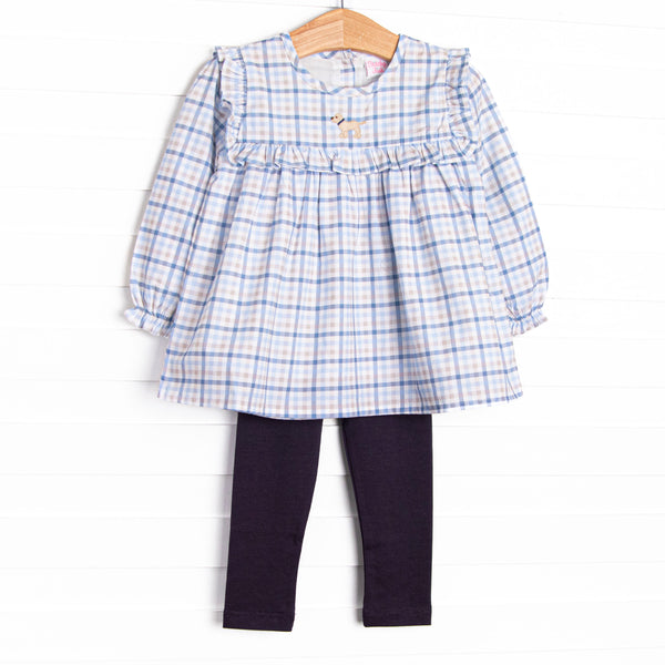  This set features a blue plaid print, ruffle trim, and a puppy embroidery. Coordinating blue leggings to match. 