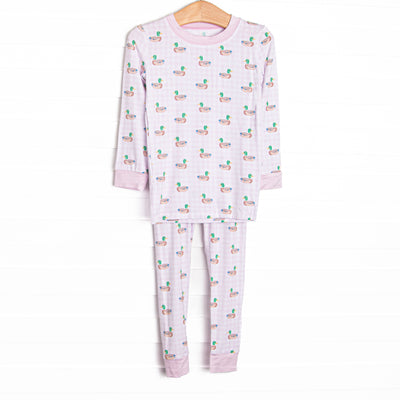  This set features extremely soft, stretchy bamboo viscose fabric that feels like butter and a pink duck print. 