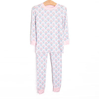 This set&nbsp;is made of the extremely soft, stretchy bamboo viscose fabric that feels like butter and features a pink rose print.