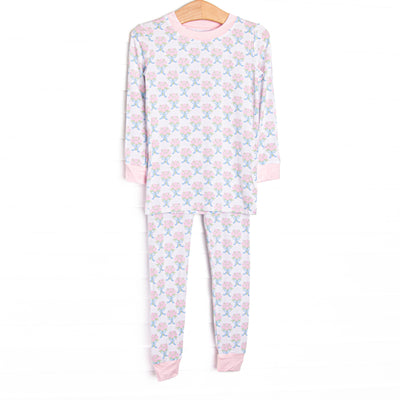 This set&nbsp;is made of the extremely soft, stretchy bamboo viscose fabric that feels like butter and features a pink rose print.
