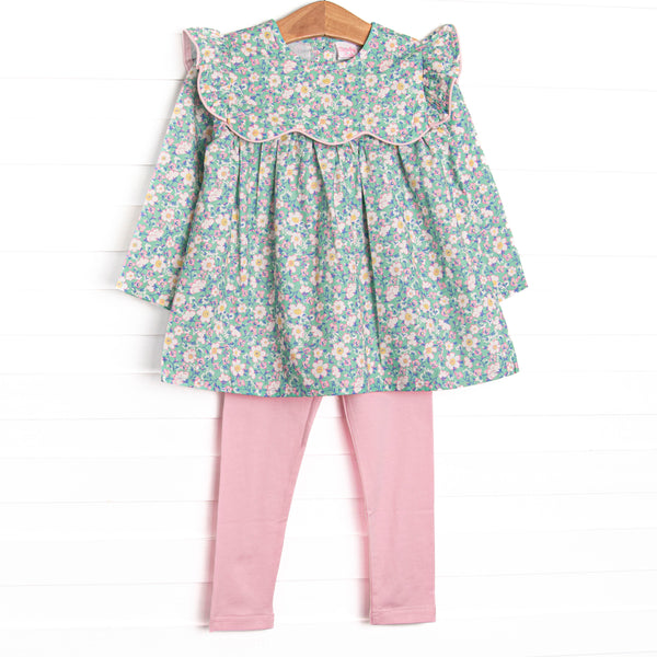  This set features a green floral print, a scalloped bib collar, and coordinating pink leggings to match. 