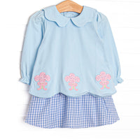 This set features blue fabric, a scalloped collar, and rose applique. Coordinating blue gingham skirt to match.