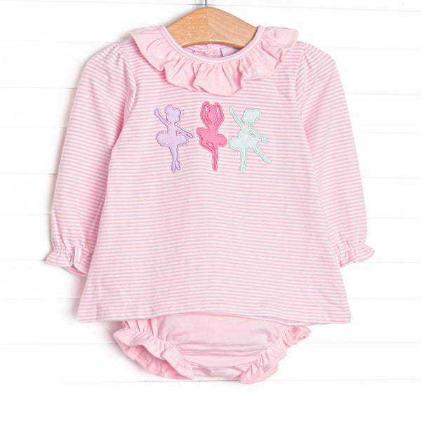 This set features pink striped fabric, ballerina trio applique, and a ruffle collar. Coordinating pink diaper cove to match.