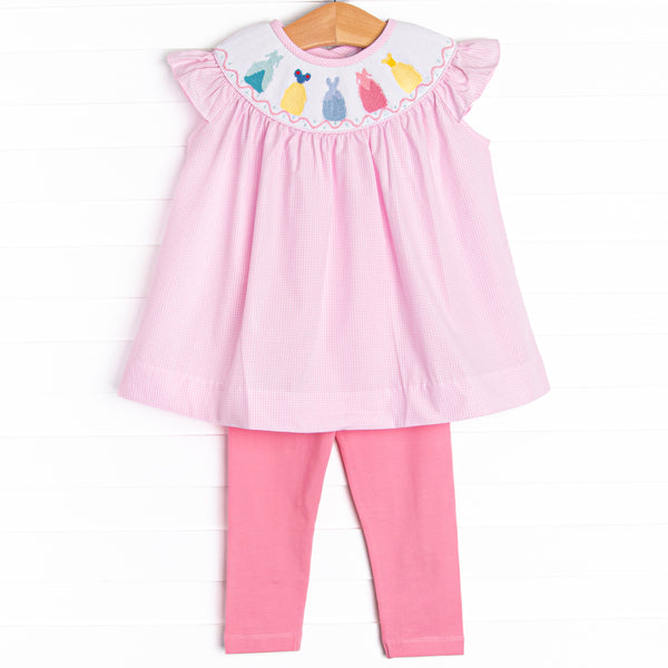 This set features a pink mini gingham print top with&nbsp;flutter sleeves and the prettiest dresses smocking. Coordinating pink leggings to match.