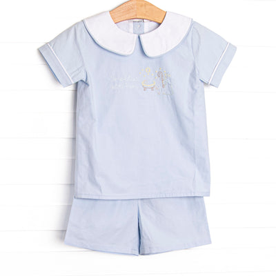 This set features short sleeves, a peter pan collar, and manager embroidery.